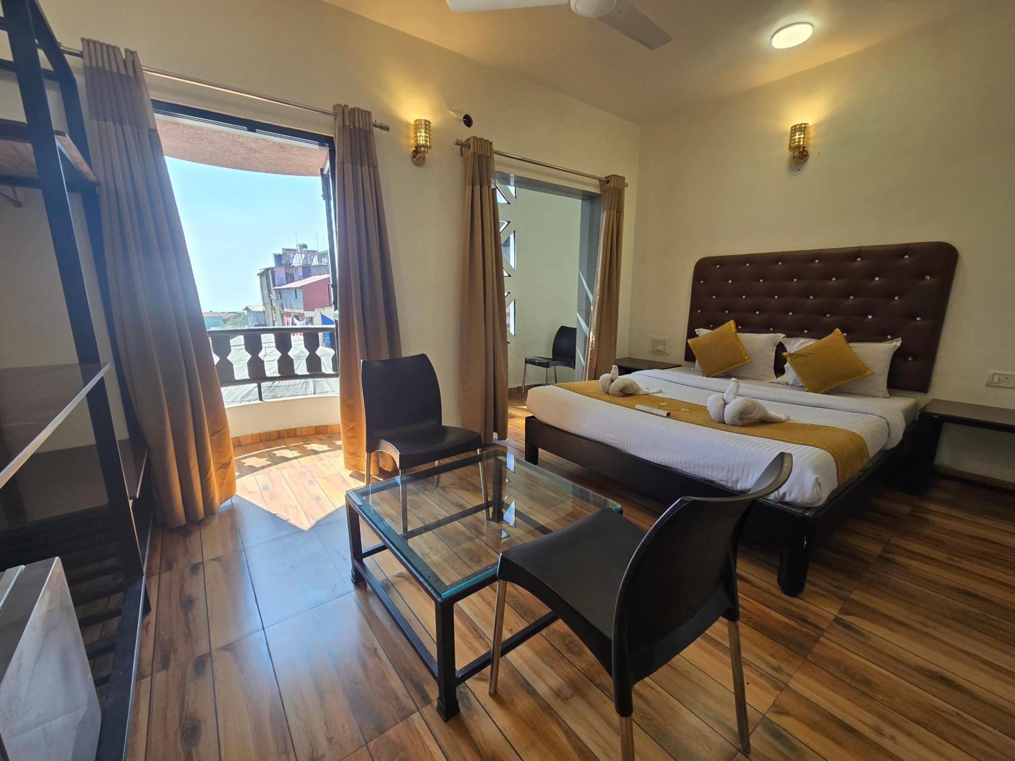 Hotel Vyankatesh & Pure Veg Restaurant Махабалешвар Екстер'єр фото