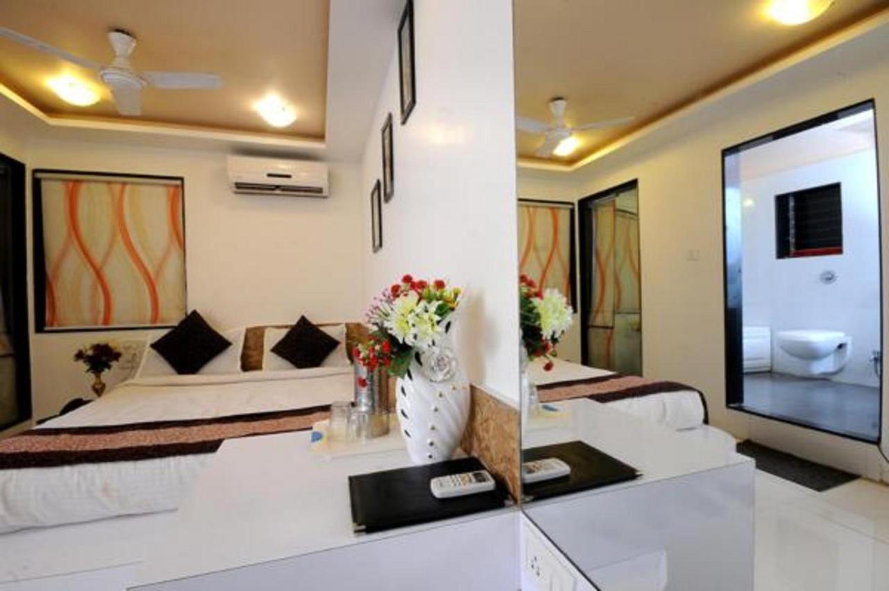Hotel Vyankatesh & Pure Veg Restaurant Махабалешвар Екстер'єр фото